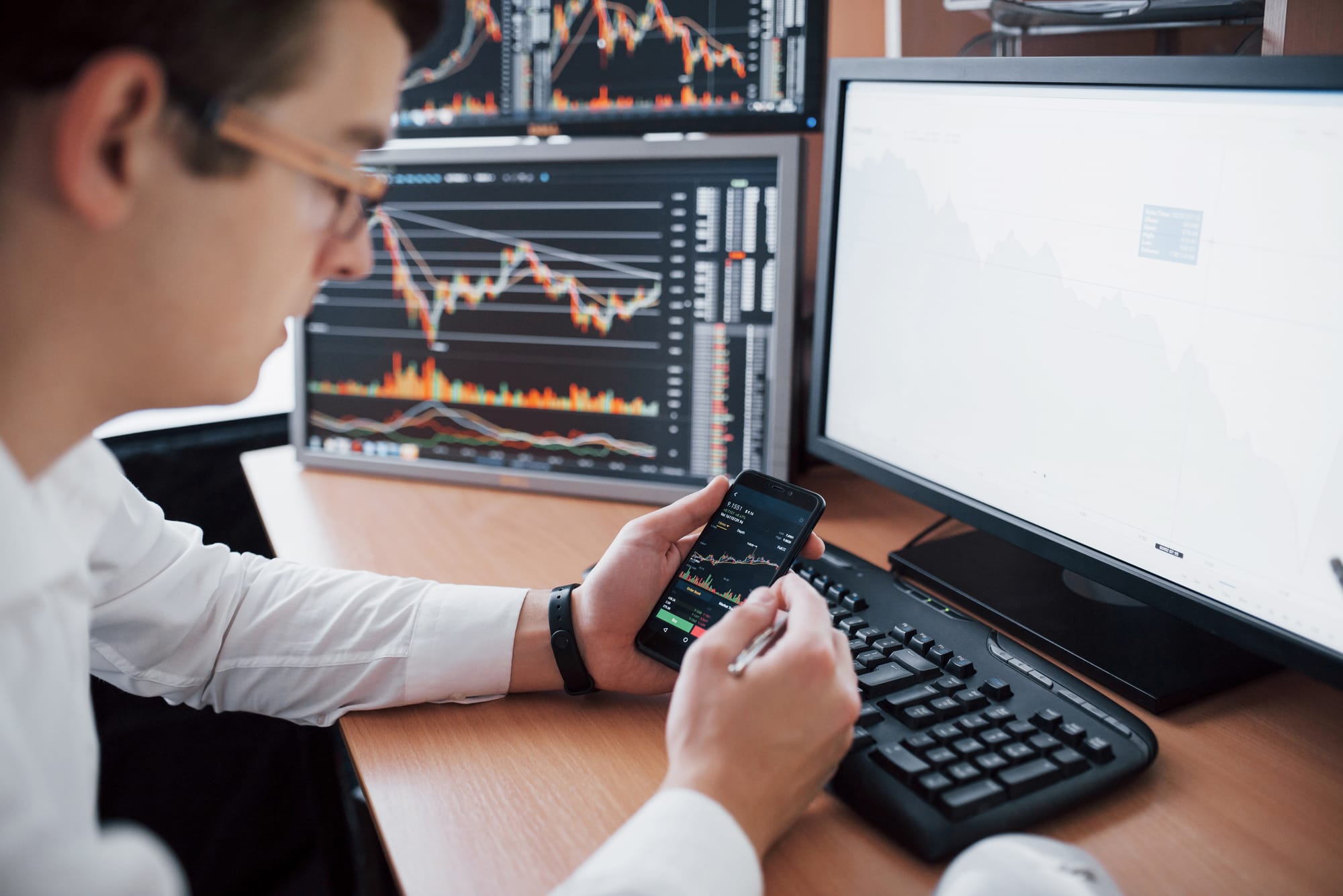 Rule templates for no-code trading strategies like breakout and SL/TP trail - Cirrus.Trade